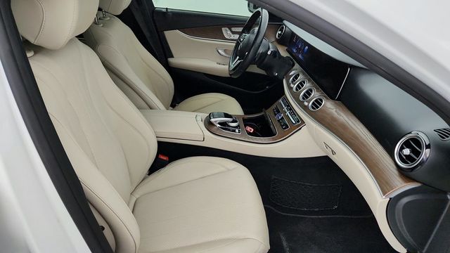 2020 Mercedes-Benz E-Class E 350 4MATIC Sedan with Parking Assistance & Premium Packages - 22950792 - 24