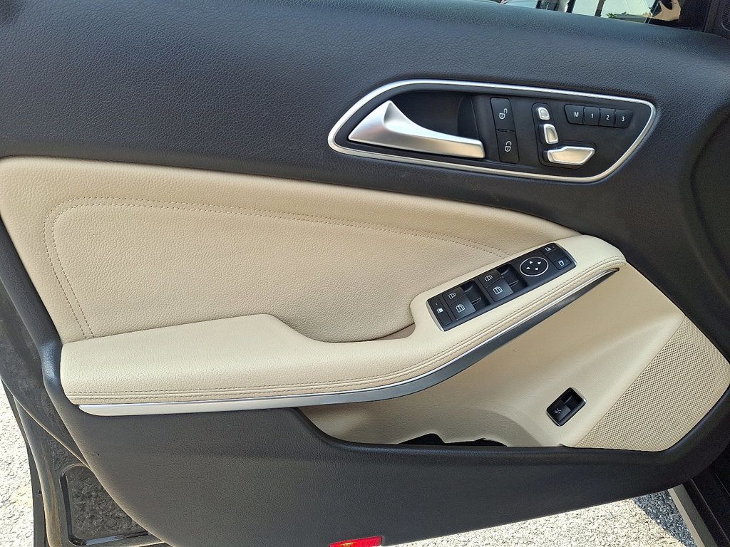 2020 Mercedes Benz GLA 250 photo 12