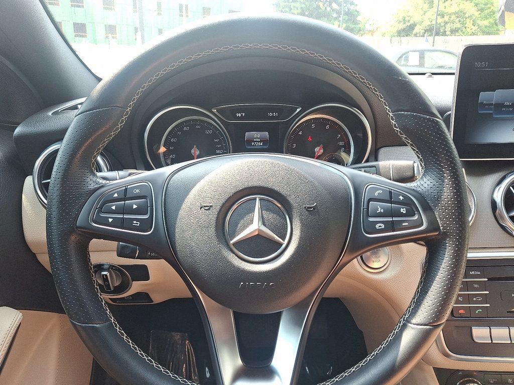 2020 Mercedes Benz GLA 250 photo 19