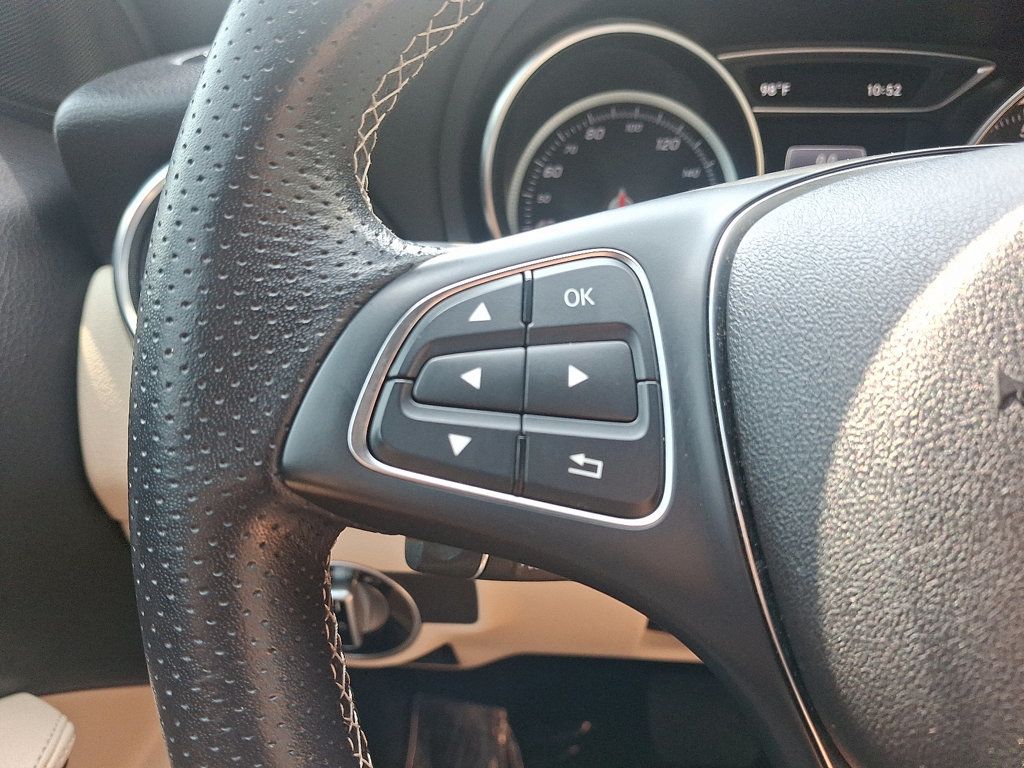2020 Mercedes Benz GLA 250 photo 21