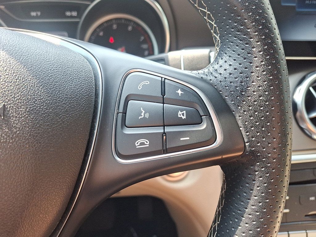 2020 Mercedes Benz GLA 250 photo 22