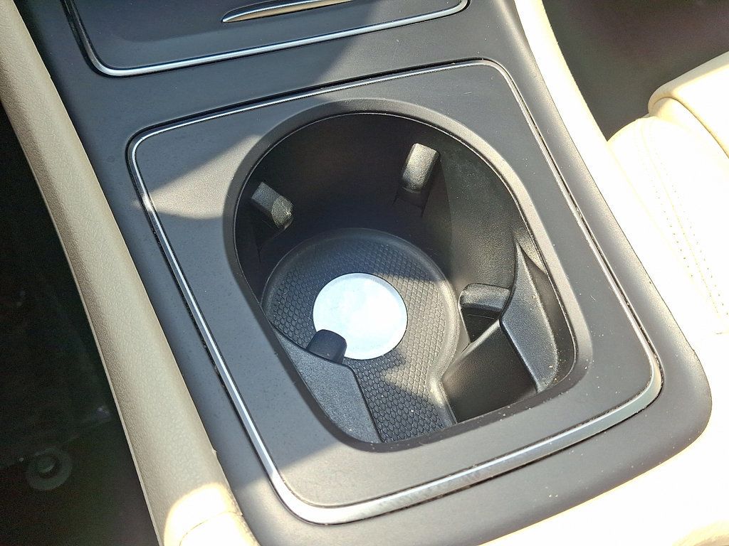 2020 Mercedes Benz GLA 250 photo 24