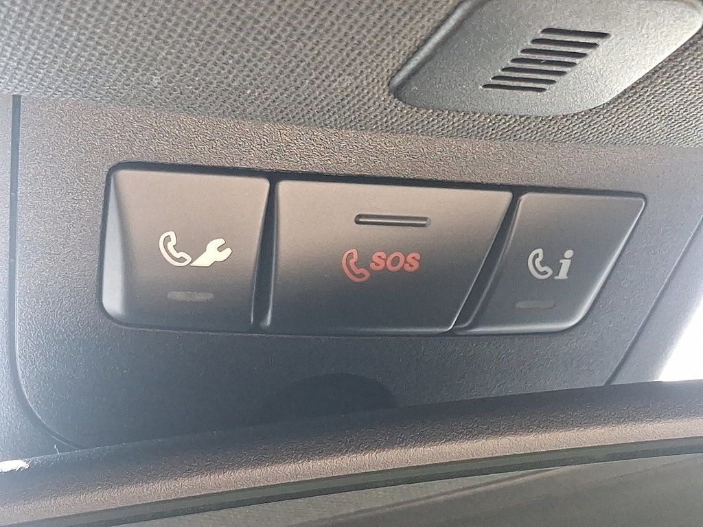 2020 Mercedes Benz GLA 250 photo 25