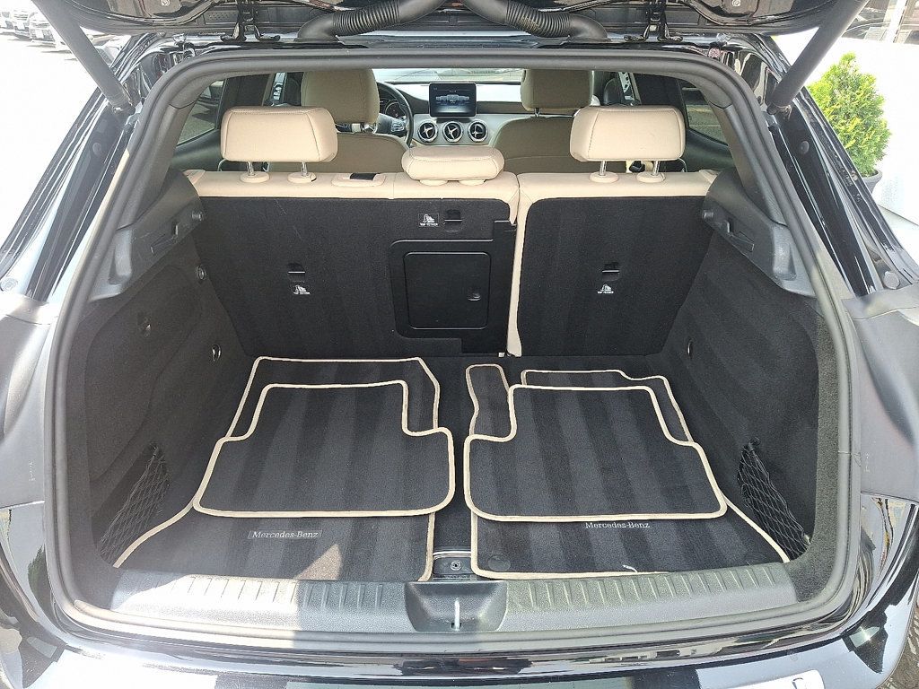 2020 Mercedes Benz GLA 250 photo 33