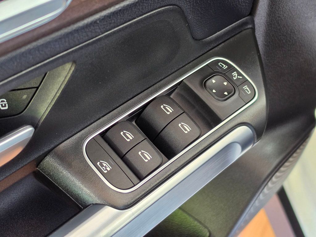 2020 Mercedes-Benz GLB GLB 250 4MATIC SUV - 23060240 - 16