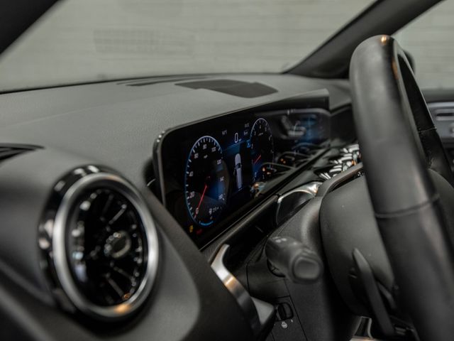 2020 Mercedes-Benz GLB GLB 250 4MATIC SUV - 23045361 - 17