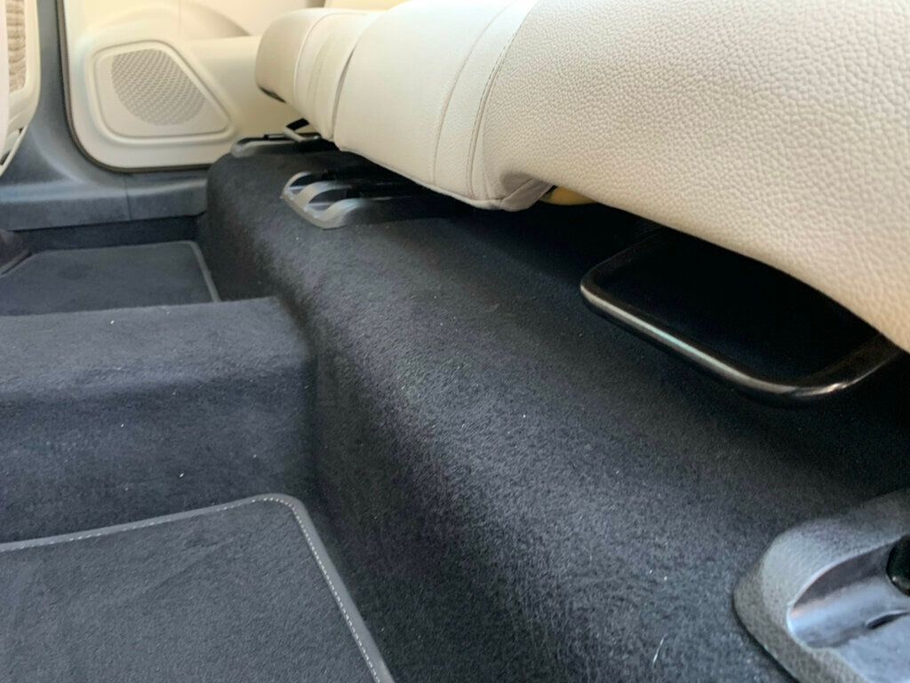 2020 Mercedes Benz GLB 250 photo 25