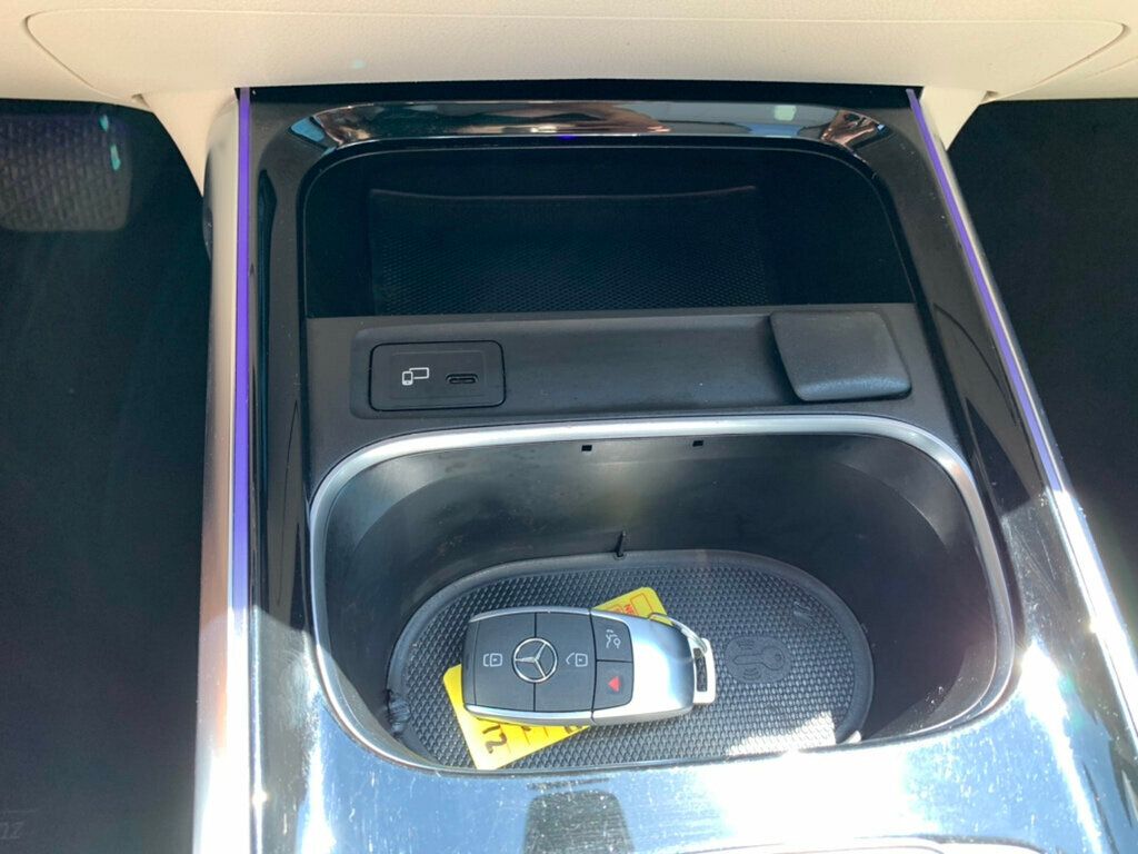 2020 Mercedes Benz GLB 250 photo 40