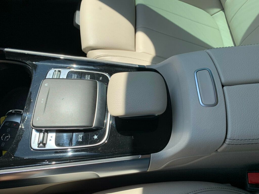 2020 Mercedes Benz GLB 250 photo 41