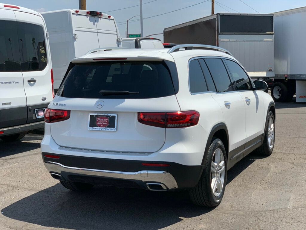 2020 Mercedes Benz GLB 250 photo 9