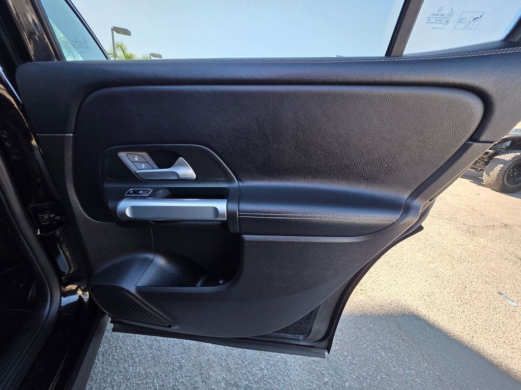 2020 Mercedes-Benz GLB GLB 250 SUV - 22962969 - 29