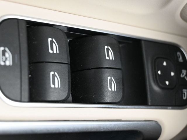 2020 Mercedes-Benz GLB GLB 250 SUV - 22994168 - 23