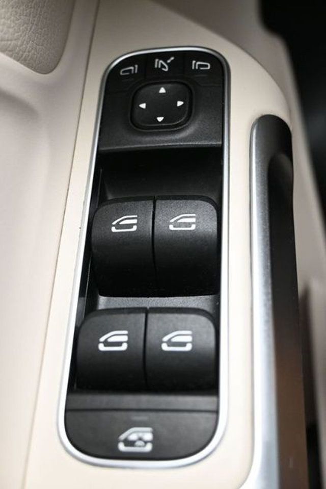 2020 Mercedes-Benz GLB GLB 250 SUV - 23010295 - 29
