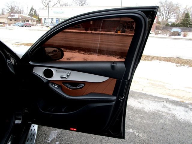 2020 Mercedes-Benz GLC GLC 300 4MATIC Coupe - 22980881 - 32