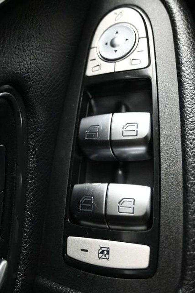 2020 Mercedes-Benz GLC GLC 300 4MATIC SUV - 23048916 - 22