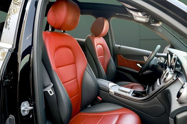 2020 Mercedes-Benz GLC GLC 300 4MATIC SUV - 23012531 - 18