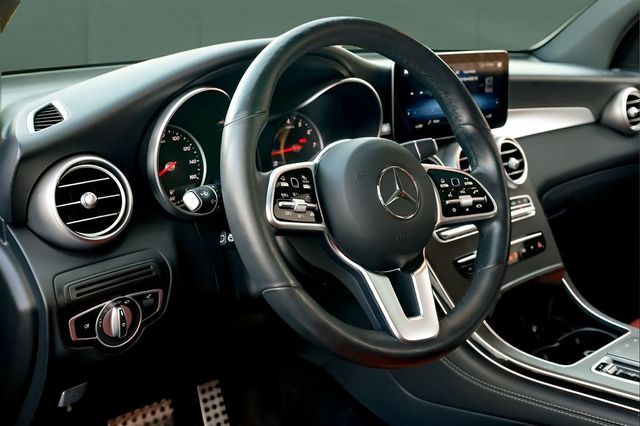 2020 Mercedes-Benz GLC GLC 300 4MATIC SUV - 23012531 - 24