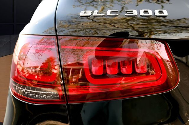 2020 Mercedes-Benz GLC GLC 300 4MATIC SUV - 23012531 - 26