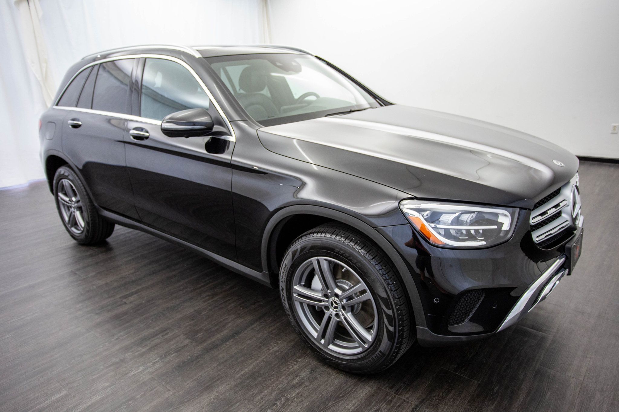 2020 Mercedes Benz GLC 300 4MATIC photo 3