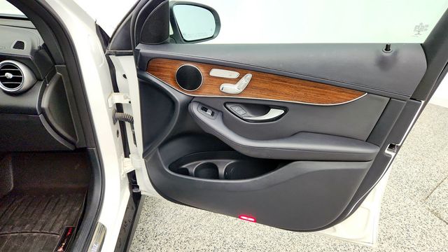 2020 Mercedes-Benz GLC GLC 300 4MATIC SUV w/ Parking Assist Pkg & Panorama Sunroof - 23037849 - 23