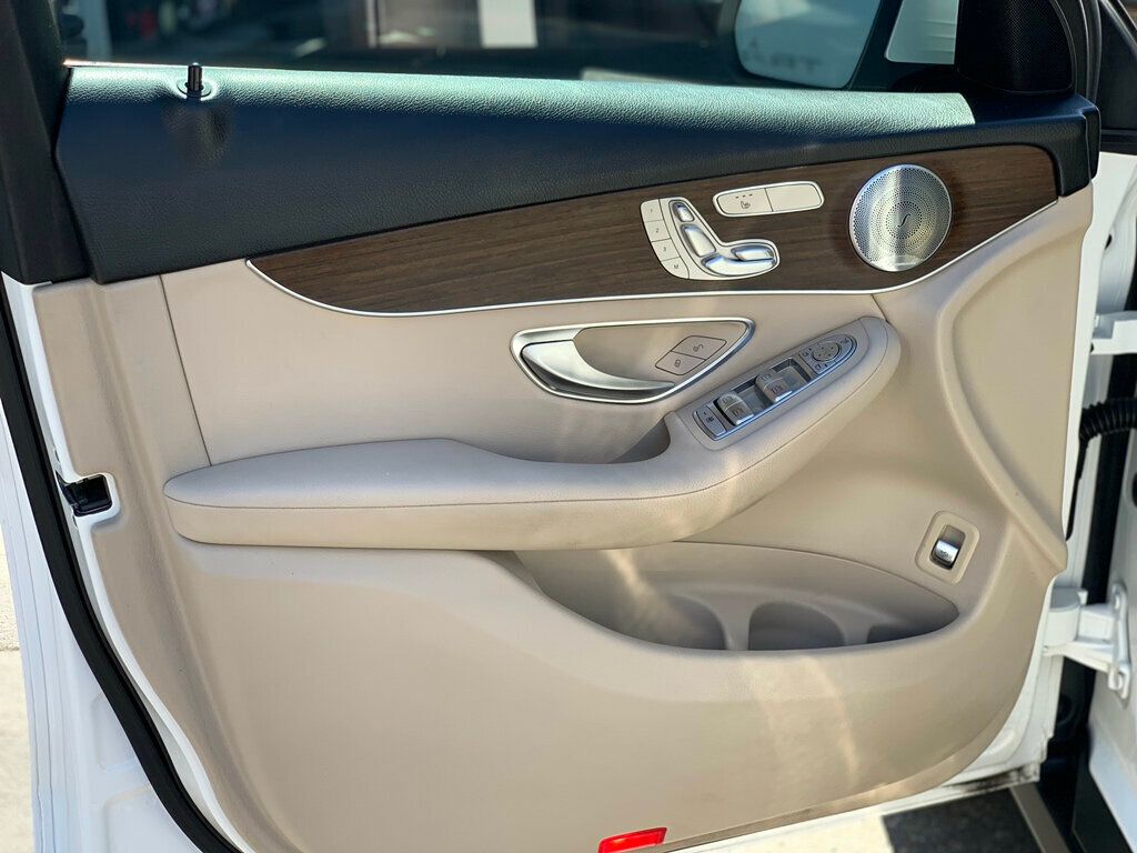 2020 Mercedes-Benz GLC GLC 300 SUV Pano roof - 22923085 - 14