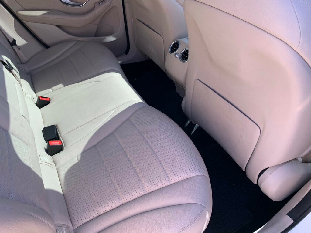 2020 Mercedes-Benz GLC GLC 300 SUV Pano roof - 22923085 - 30