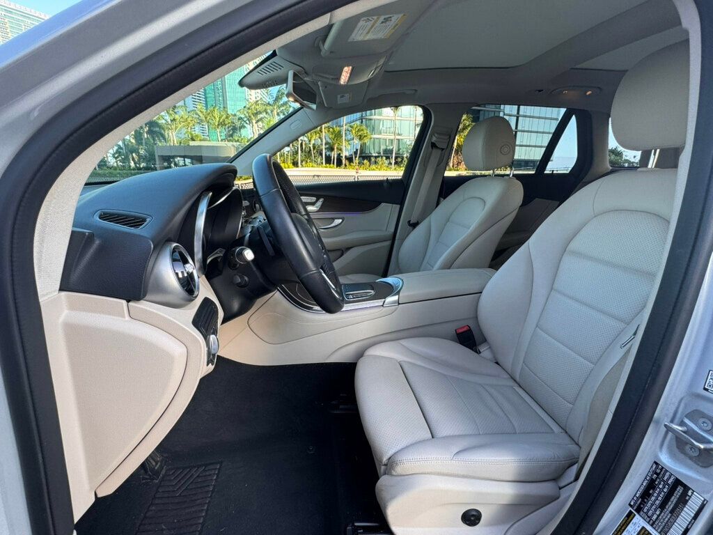 2020 Mercedes-Benz GLC Premium Package, Loaded, Great Shape, Dealer Serviced! - 23029081 - 14