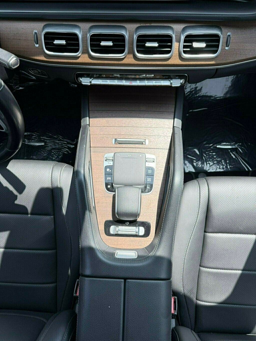 2020 Mercedes Benz GLS 450 4MATIC photo 24