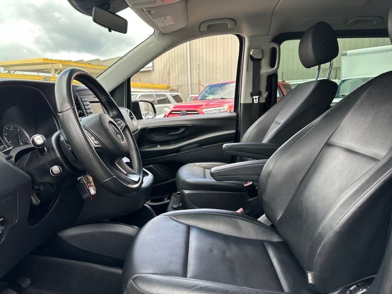 2020 Mercedes Benz Metris Passenger Van photo 11