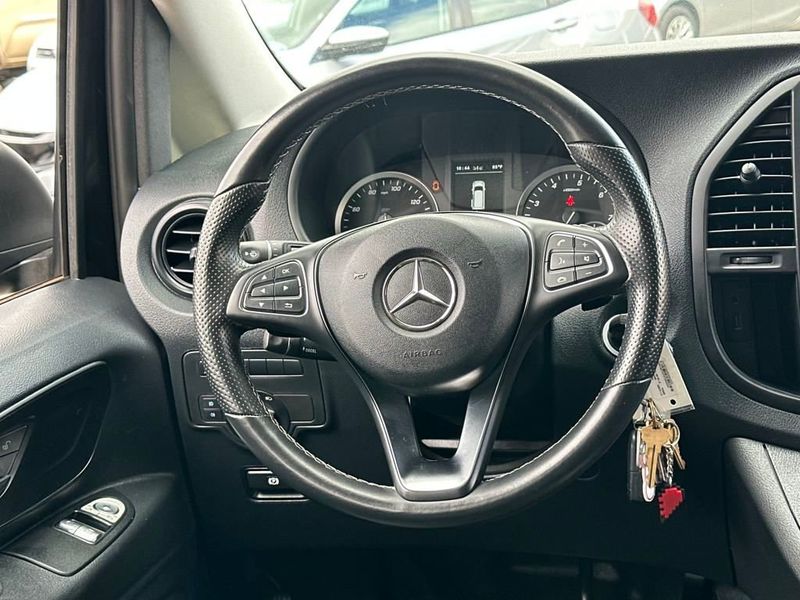 2020 Mercedes Benz Metris Passenger Van photo 15