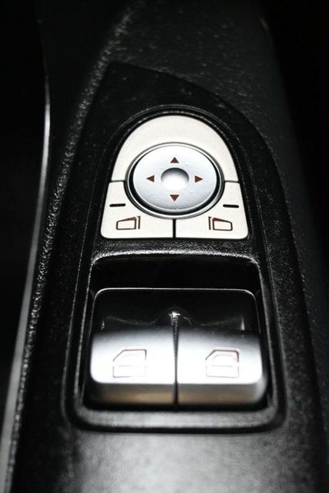 2020 Mercedes-Benz Metris Passenger Van Metris Passenger Van Standard Roof 126" Wheelbase - 22990400 - 20