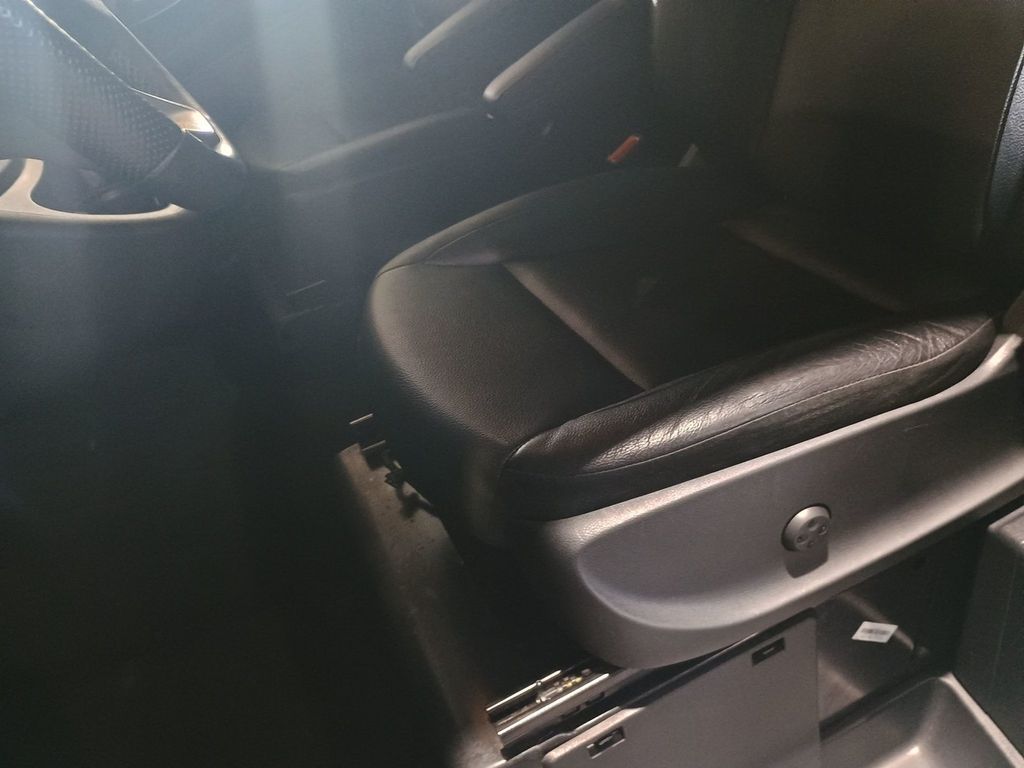 2020 Mercedes-Benz Metris Passenger Van Metris Passenger Van Standard Roof 126" Wheelbase - 23068375 - 14