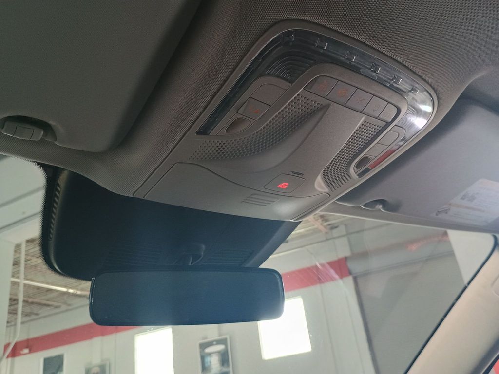 2020 Mercedes-Benz Metris Passenger Van Metris Passenger Van Standard Roof 126" Wheelbase - 23068375 - 24