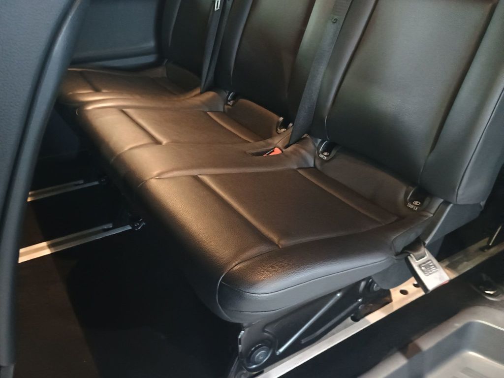 2020 Mercedes-Benz Metris Passenger Van Metris Passenger Van Standard Roof 126" Wheelbase - 23068375 - 29
