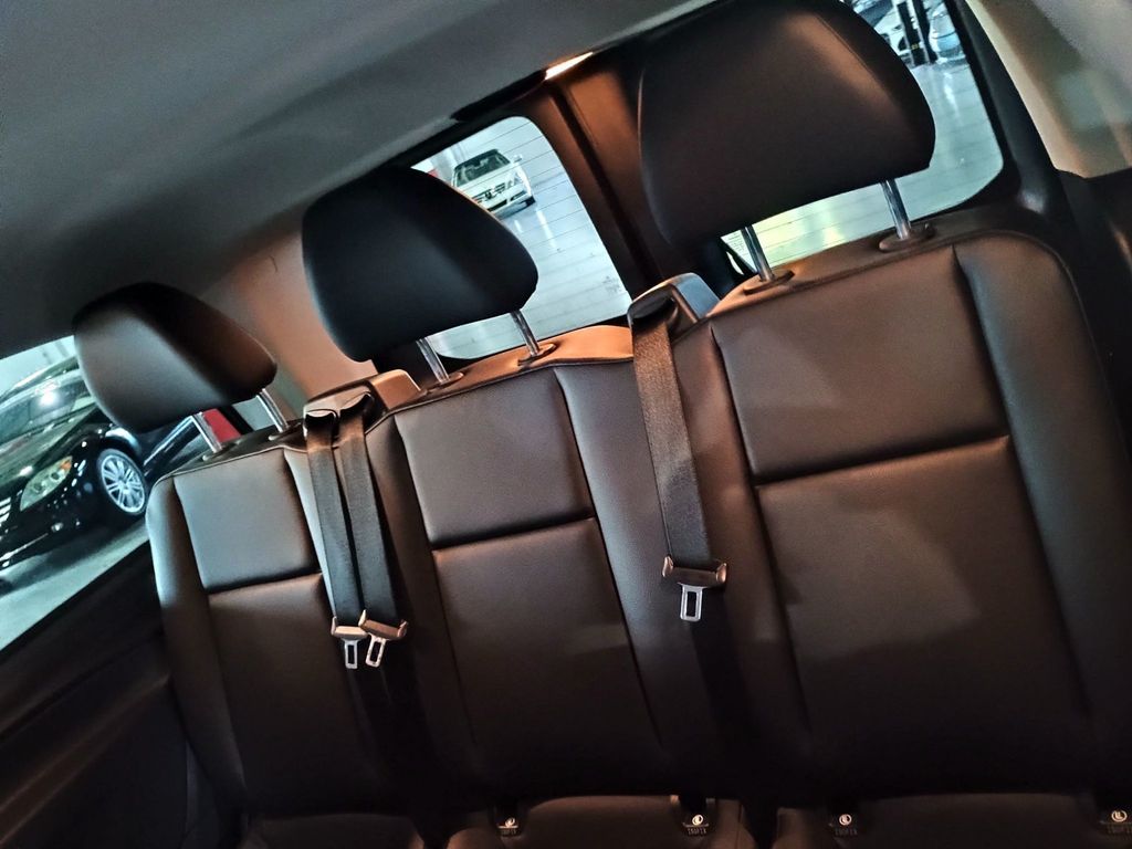 2020 Mercedes-Benz Metris Passenger Van Metris Passenger Van Standard Roof 126" Wheelbase - 23068375 - 32