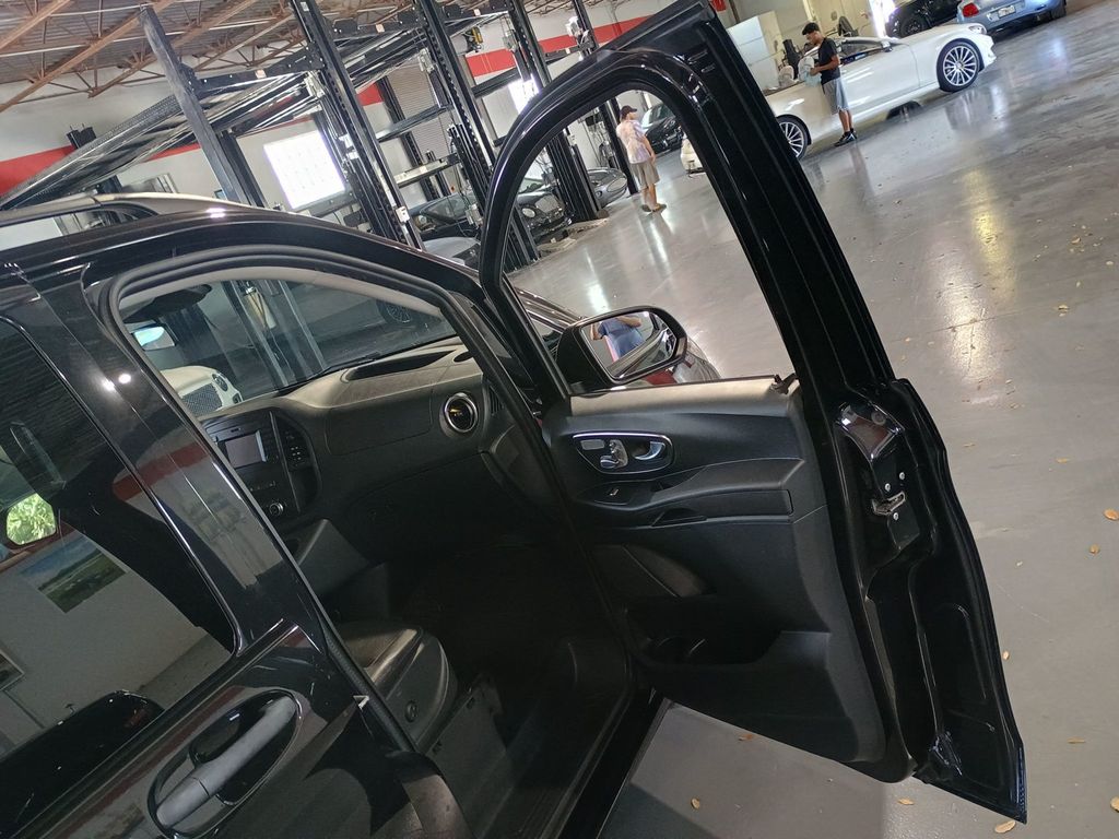 2020 Mercedes-Benz Metris Passenger Van Metris Passenger Van Standard Roof 126" Wheelbase - 23068375 - 44