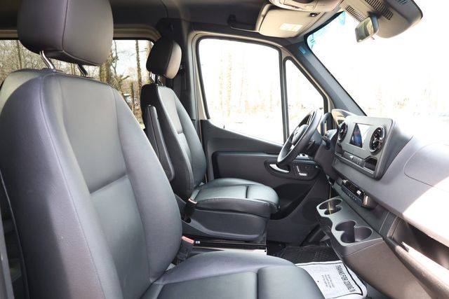 2020 Mercedes-Benz Sprinter Crew Van 2500 Standard Roof V6 144'' w/ Comfort Plus & Premium Packages - 22997989 - 22