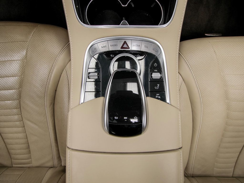 Mercedes-Benz S-Class photo 16