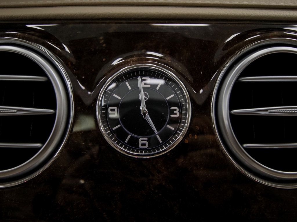 Mercedes-Benz S-Class photo 17