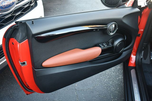 2020 MINI Cooper S Convertible W/Iconic Trim and Navigation  - 22918620 - 10