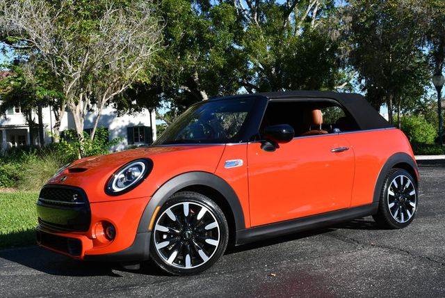 2020 MINI Cooper S Convertible W/Iconic Trim and Navigation  - 22918620 - 24
