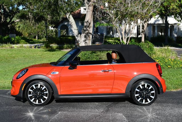 2020 MINI Cooper S Convertible W/Iconic Trim and Navigation  - 22918620 - 31