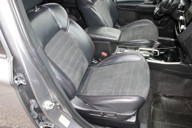 2020 Mitsubishi Outlander LE FWD - 22969715 - 17