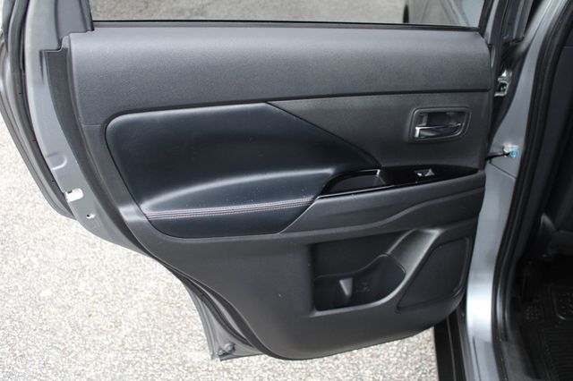 2020 Mitsubishi Outlander LE FWD - 22969715 - 24