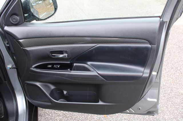 2020 Mitsubishi Outlander LE FWD - 22969715 - 25