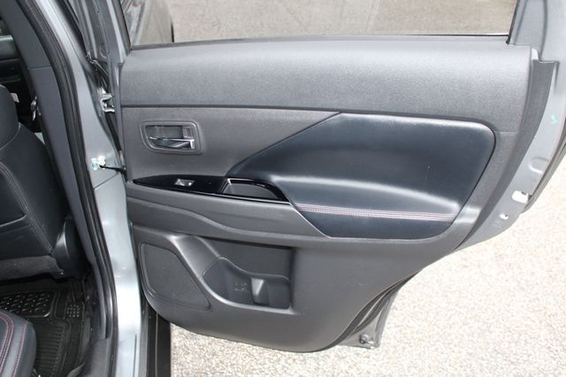 2020 Mitsubishi Outlander LE FWD - 22969715 - 26