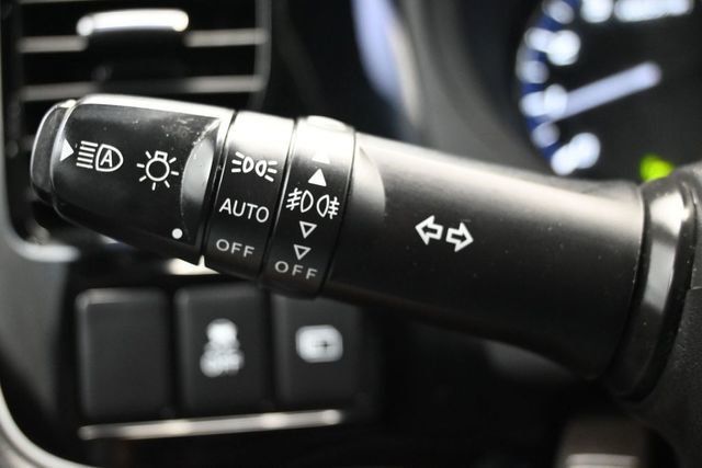 2020 Mitsubishi Outlander LE FWD - 23042406 - 20