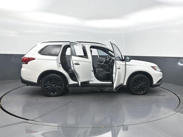 2020 Mitsubishi Outlander LE FWD - 23042406 - 32