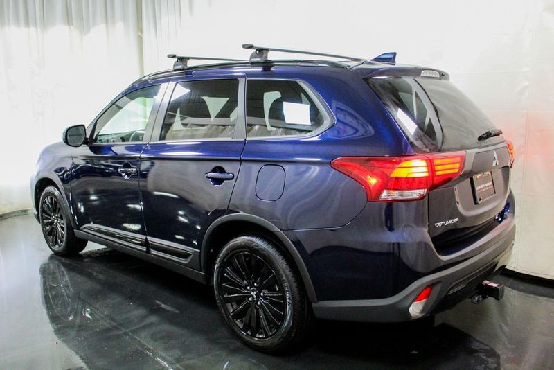 2020 Mitsubishi Outlander LE S-AWC 7-Passenger Moonroof Tow Pkg AWD - 22669758 - 1