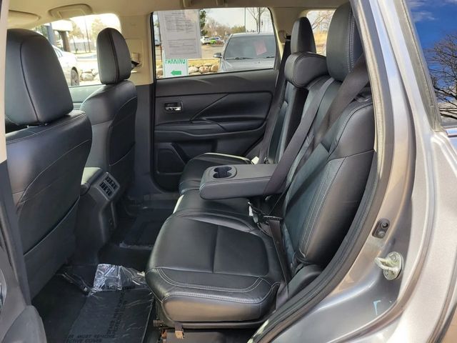 2020 Mitsubishi Outlander SEL Sport Utility 4D - 22998234 - 3